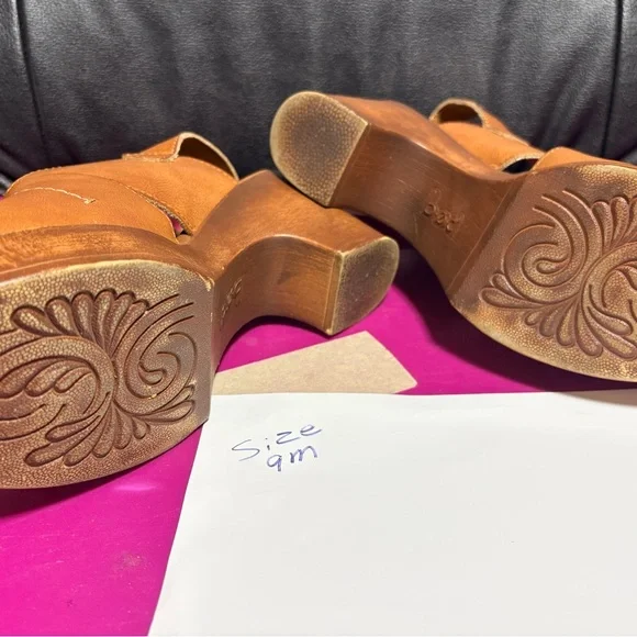 b.o.c. Women's Brown Leather Mules - Picture 3 of 4